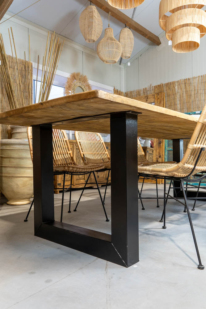 Houten eettafel met stalen poten | 280 x 100 x 80cm